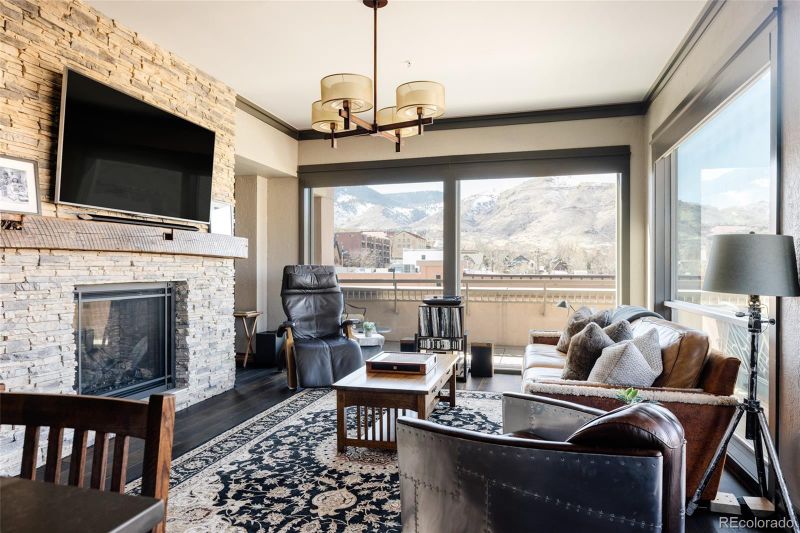 1275 Washington Ave #R301, Golden, CO 80401