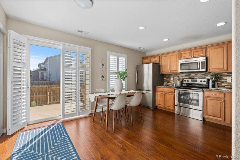 7887 S Kittredge Cir, Englewood, CO 80112