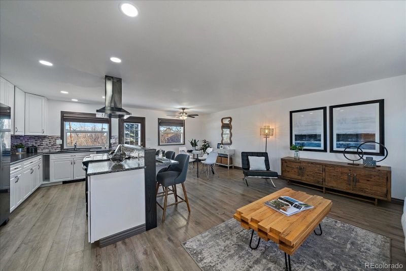 8092 S Jay Dr, Littleton, CO 80128