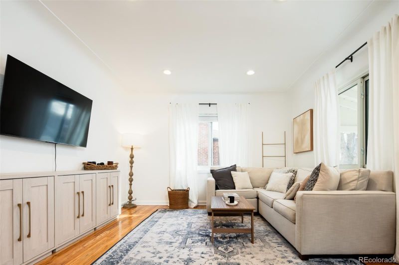 960 Grape St, Denver, CO 80220