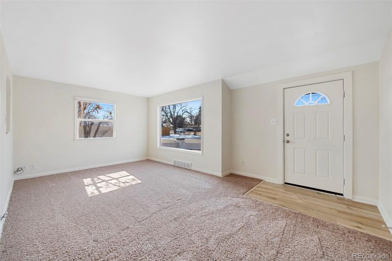 1100 Hillside St, Aurora, CO 80010