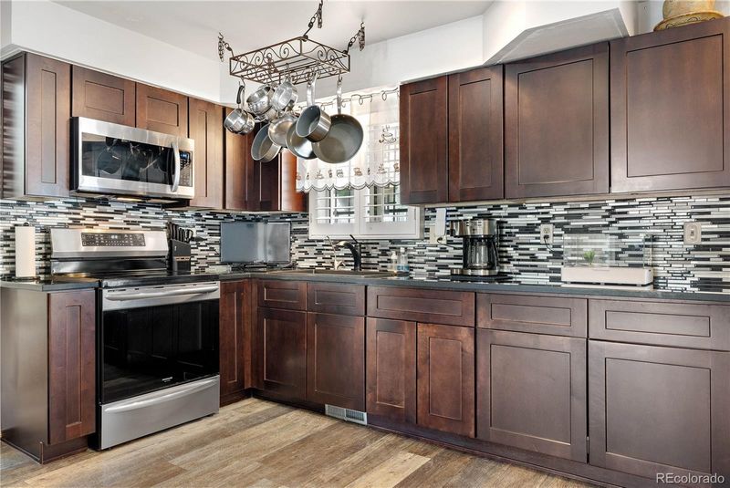 4620 Blackhawk Way, Denver, CO 80239
