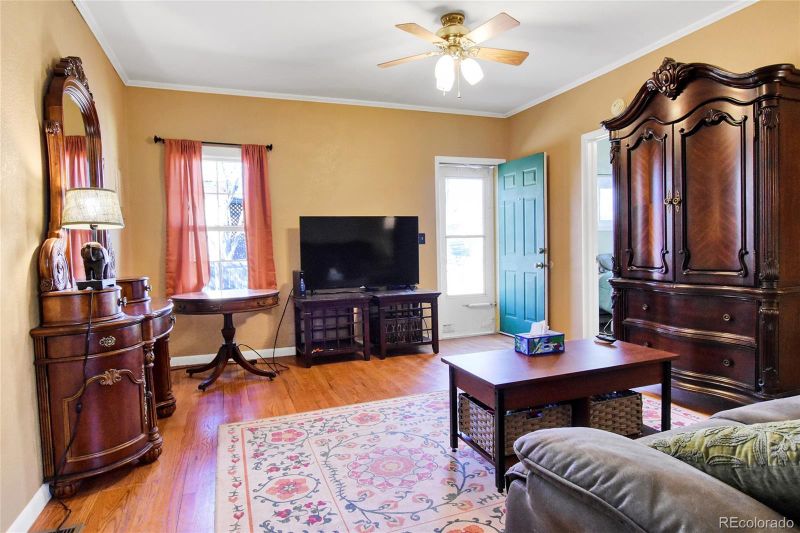 2913 W Kiowa St, Colorado Springs, CO 80904