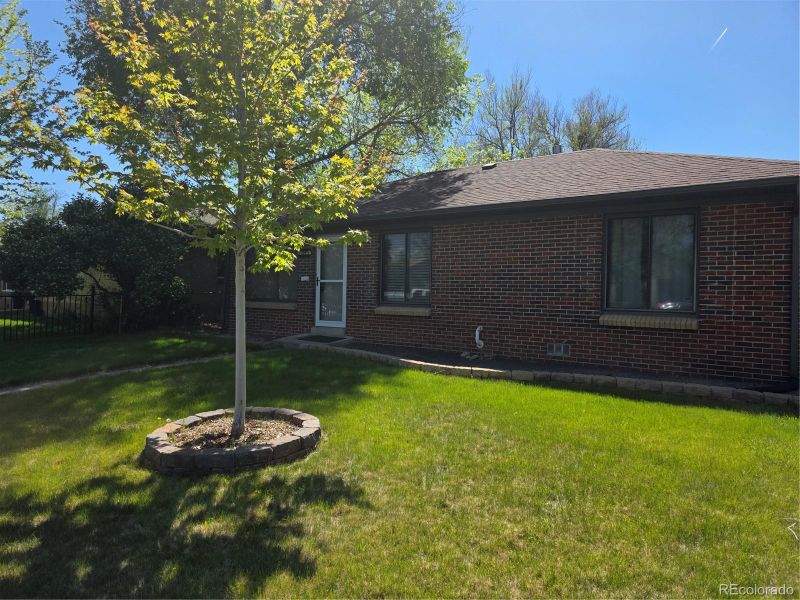 2285 Ironton St, Aurora, CO 80010