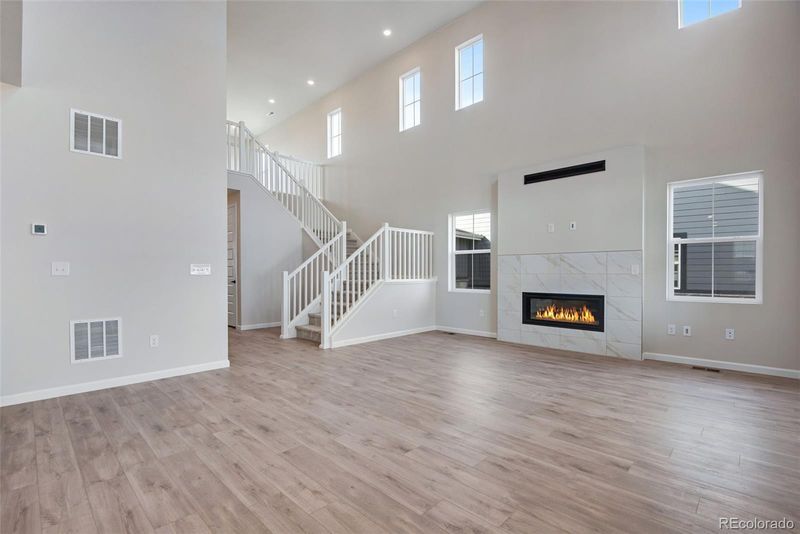 24661 E 33rd Dr, Aurora, CO 80019