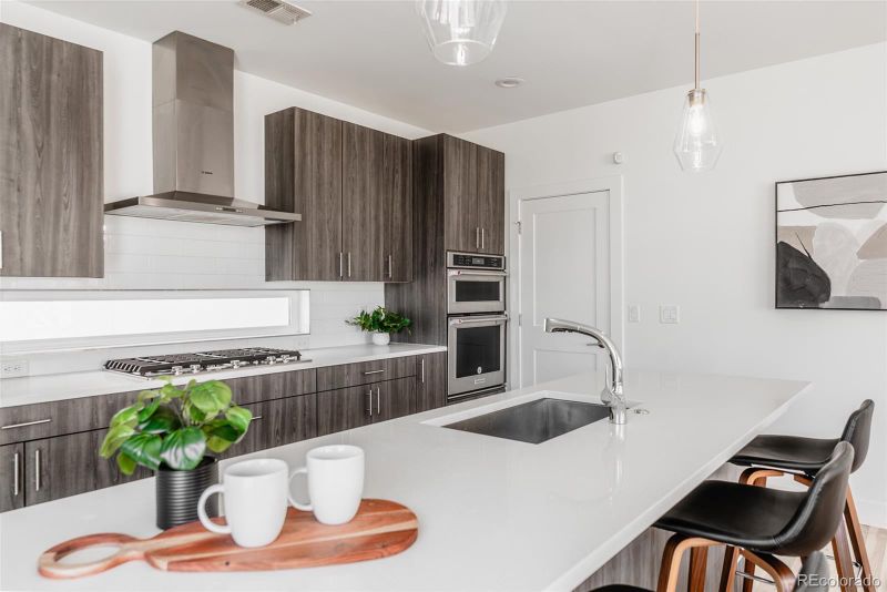 2061 N York St, Denver, CO 80205