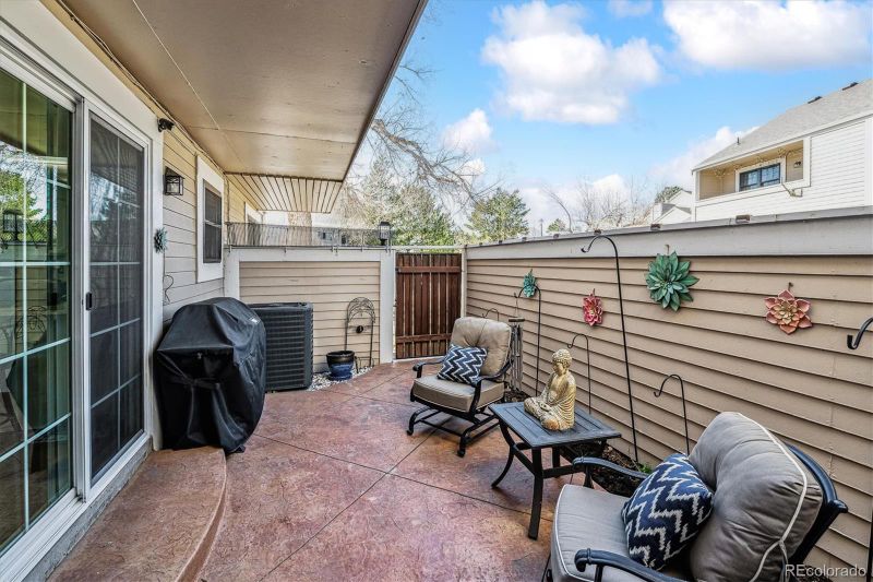 90 S Fraser Cir, Aurora, CO 80012