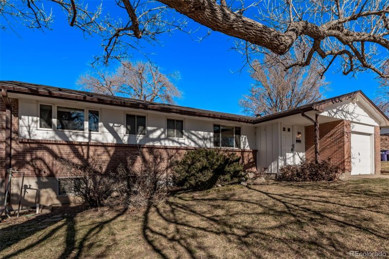 2813 S Ivan Way, Denver, CO 80227