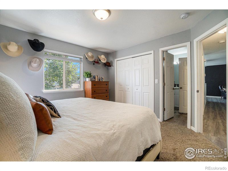 2932 Park View Dr, Evans, CO 80620