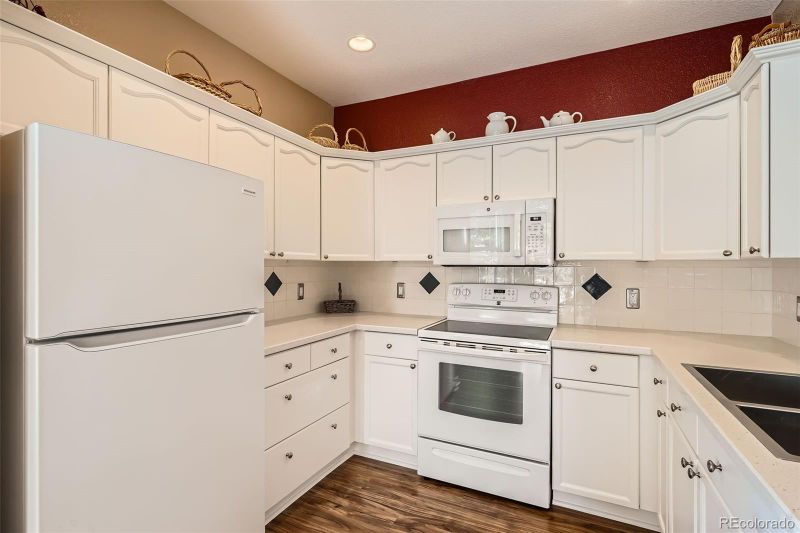 8465 S Holland Way #101, Littleton, CO 80128