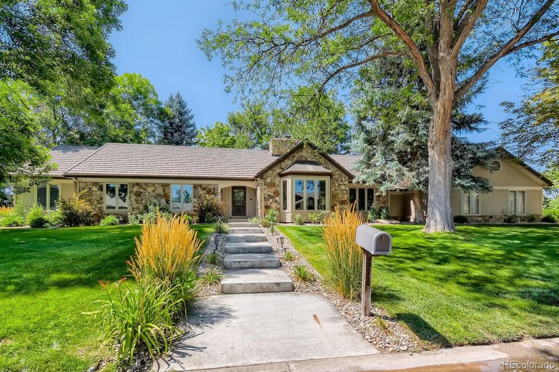 13 Club Ln, Littleton, CO 80123