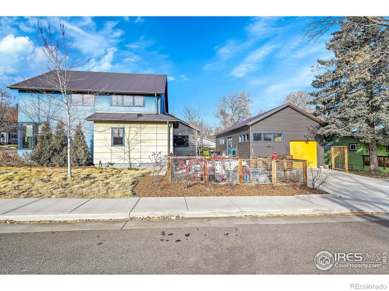 1100 Main St, Louisville, CO 80027