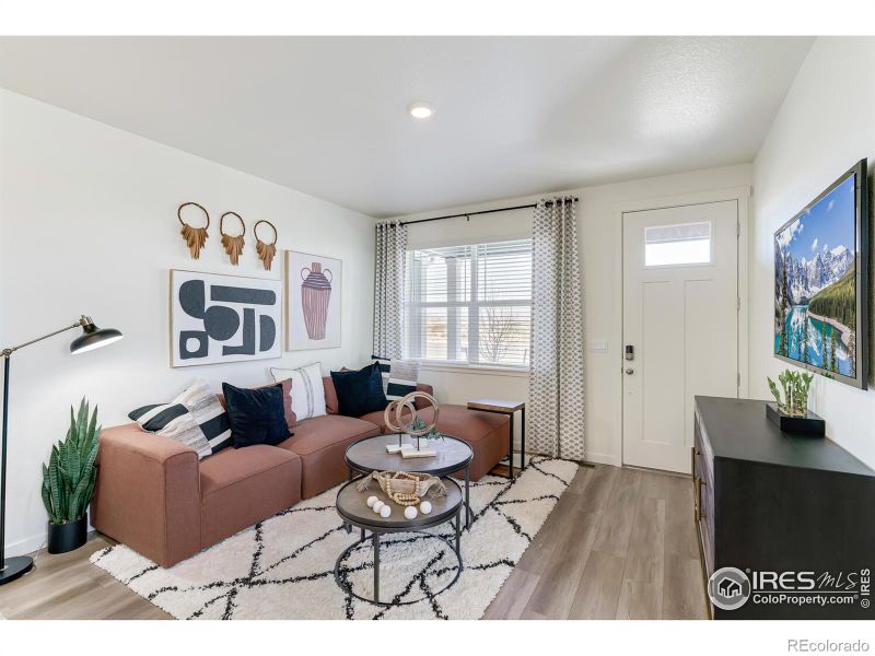 950 Hoptree Ct, Johnstown, CO 80534