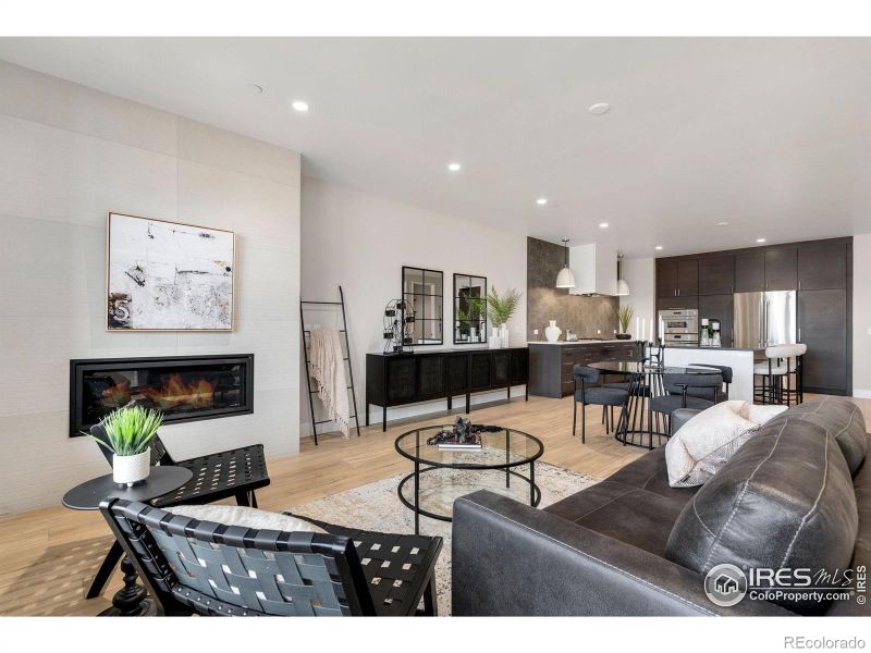 205 E 6th St #202, Loveland, CO 80537