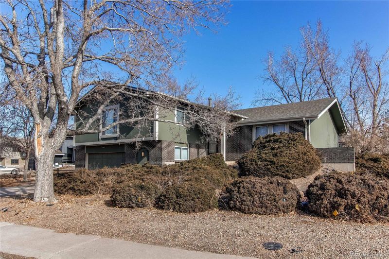 1698 S Kingston St, Aurora, CO 80012