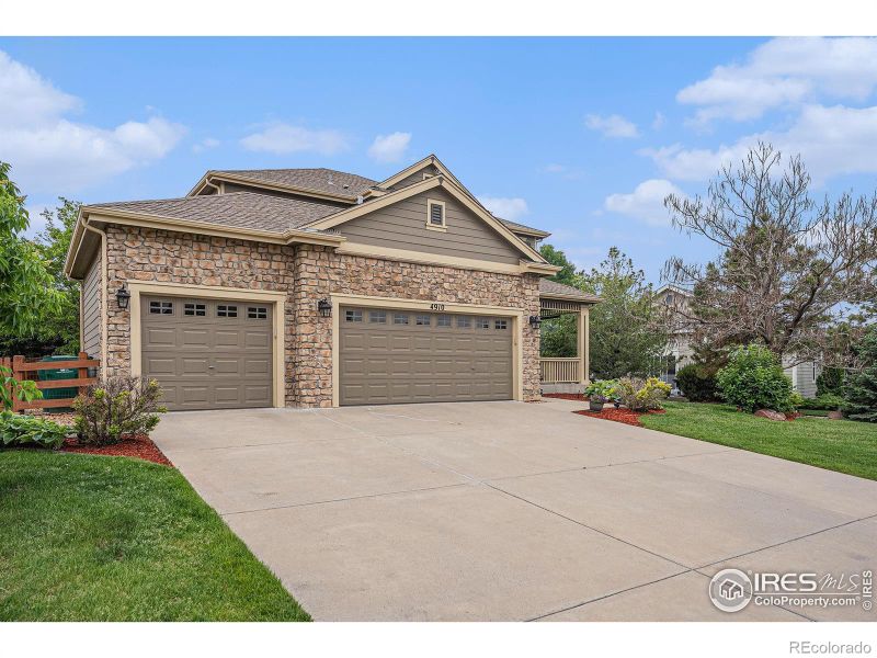 4910 Crimson Star Dr, Broomfield, CO 80023