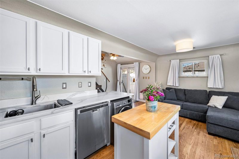 1421 Jasmine St, Denver, CO 80220