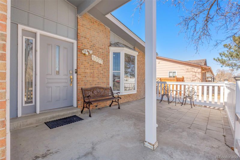 1027 Norfolk St, Aurora, CO 80011