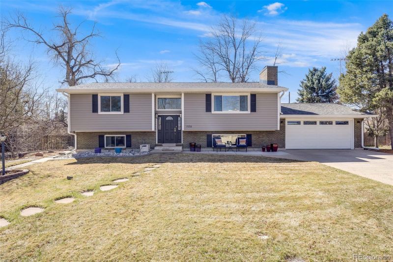 1558 W Meadowbrook Rd, Littleton, CO 80120