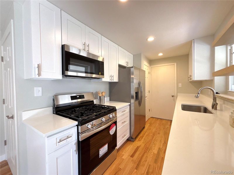 370 Fulton St, Aurora, CO 80010