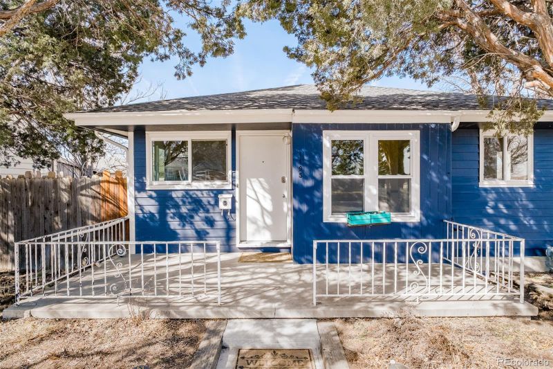1195 Florence St, Aurora, CO 80010
