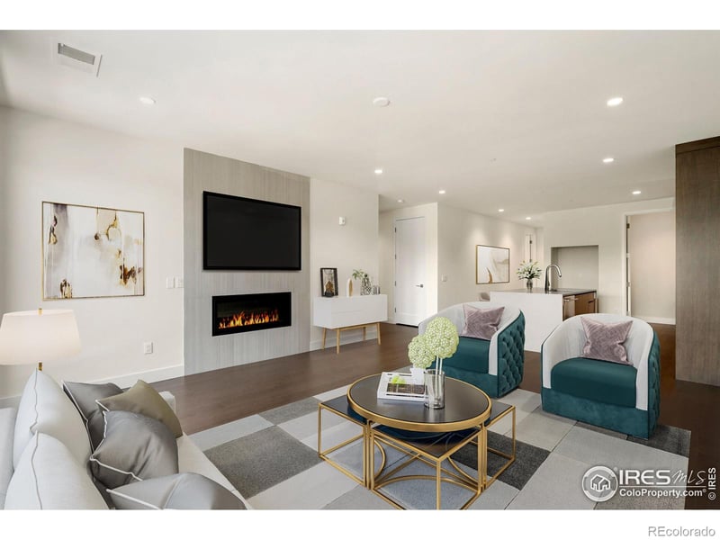 205 E 6th St #303, Loveland, CO 80537