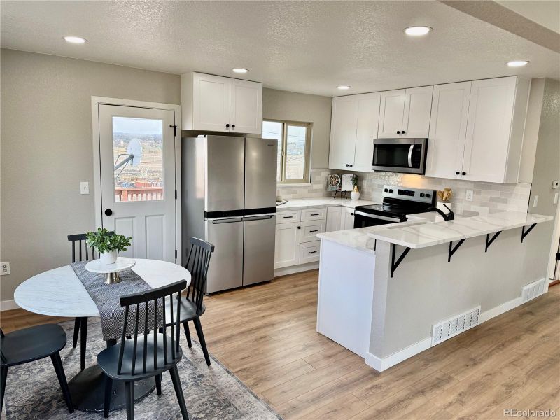 4220 S Dale Ct, Englewood, CO 80110