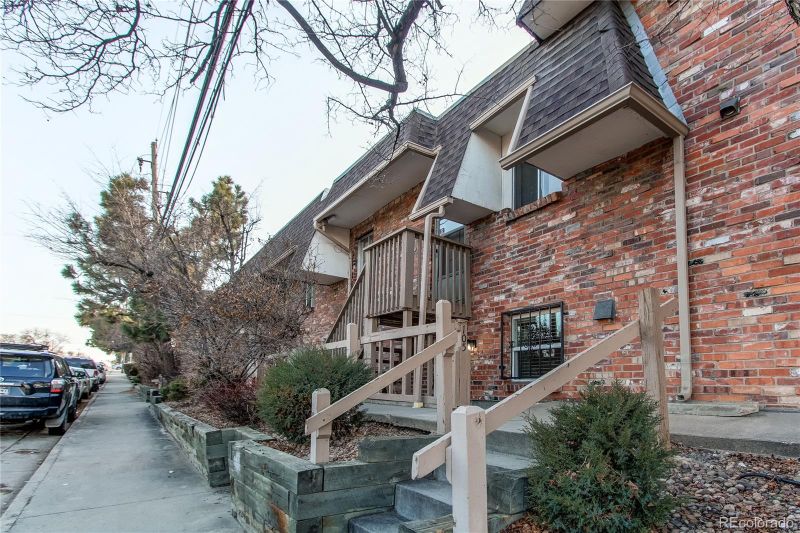1525 S Holly St #105, Denver, CO 80222