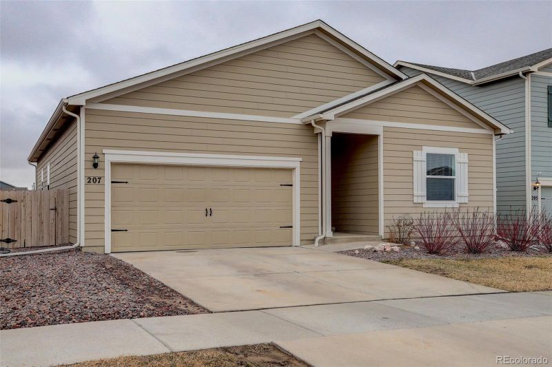 207 N Stewart St, Keenesburg, CO 80643
