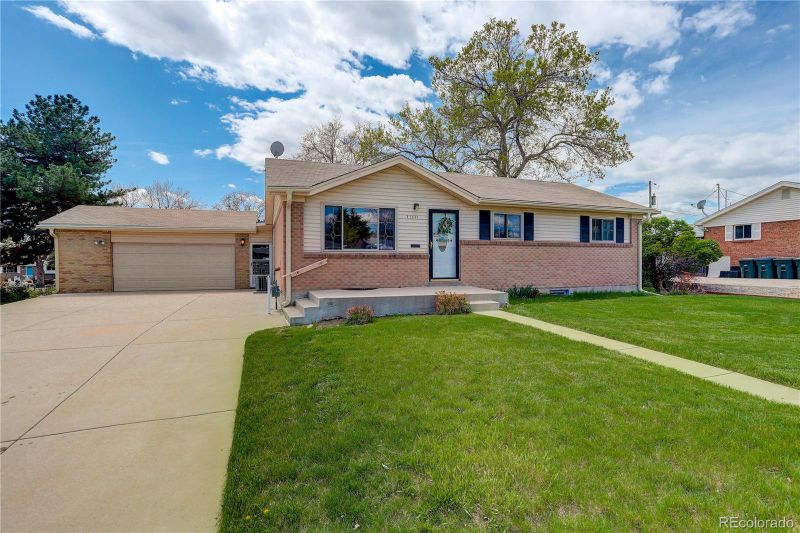 11241 Ogden Dr, Northglenn, CO 80233