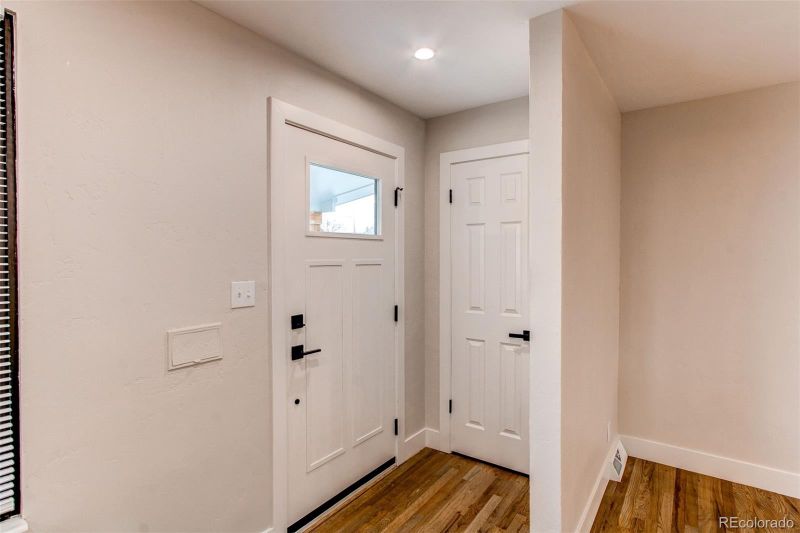2372 Paris St, Aurora, CO 80010