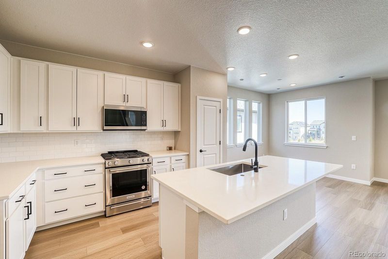 8633 Middle Fork St, Littleton, CO 80125