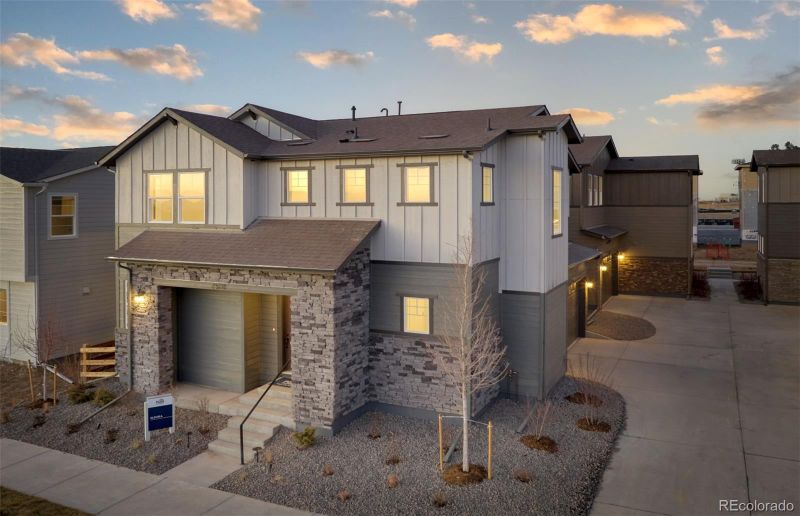 23721 E 40th Ave, Aurora, CO 80019