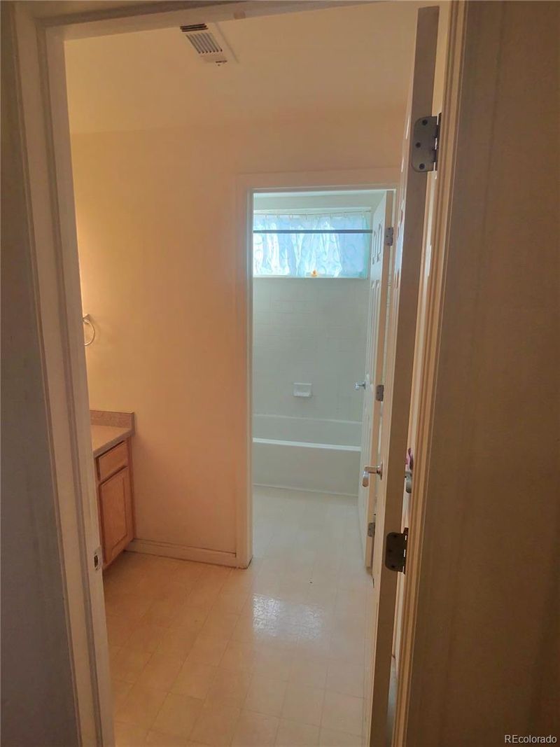 2793 Roslyn St, Denver, CO 80238