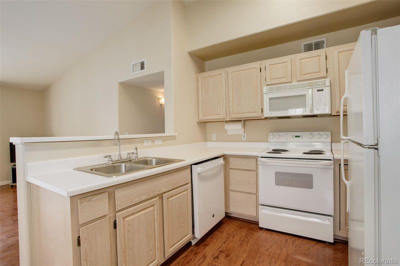 1120 Opal St #203, Broomfield, CO 80020