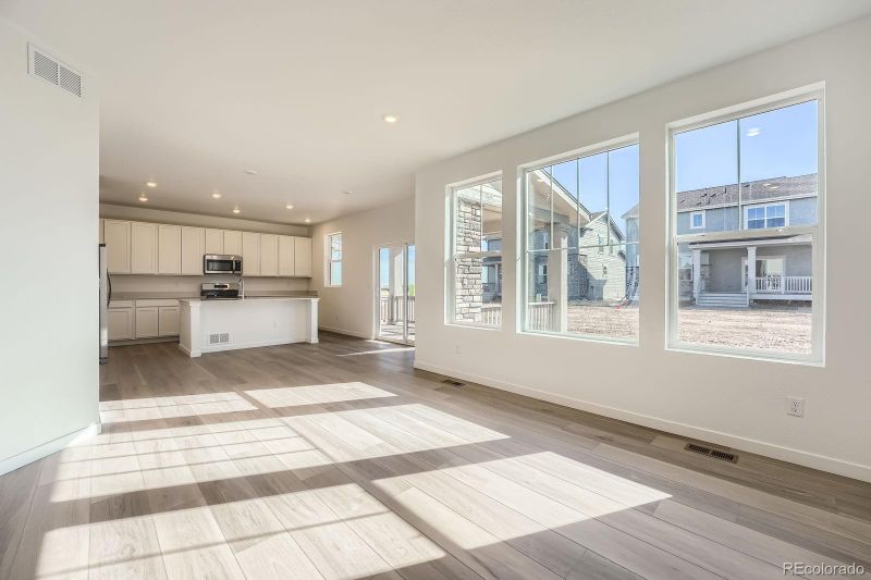 728 N Clubview St, Watkins, CO 80137