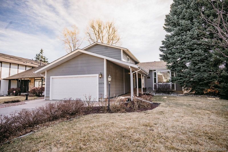 10375 E Weaver Cir, Englewood, CO 80111