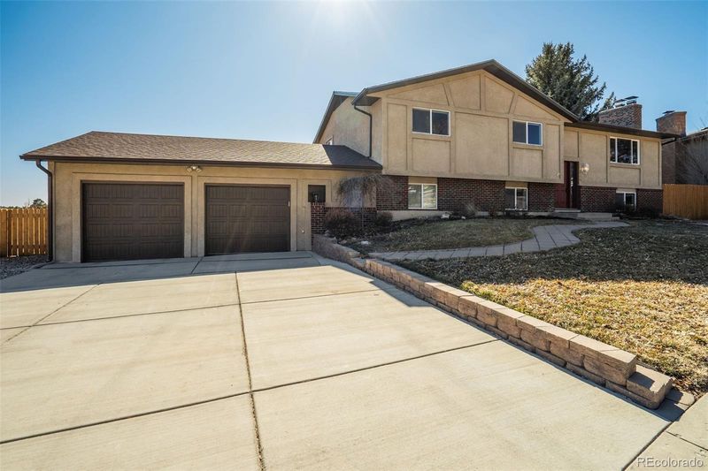 5210 Borrego Dr, Colorado Springs, CO 80918