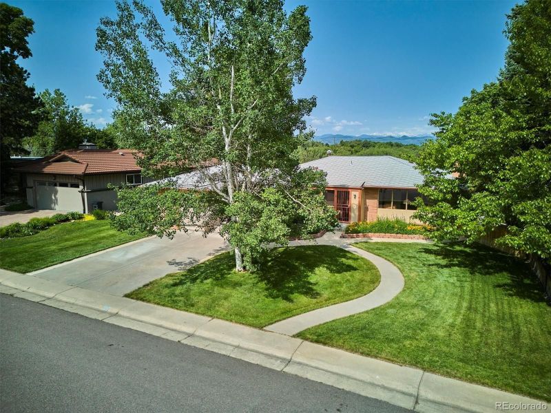 2300 Crabtree Dr, Centennial, CO 80121