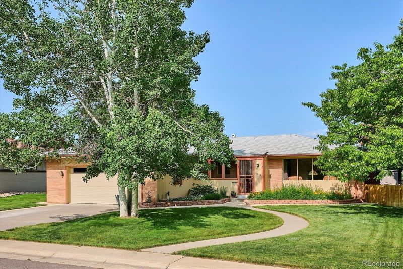 2300 Crabtree Dr, Centennial, CO 80121