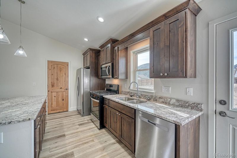 880 Hoover Cir, Poncha Springs, CO 81242