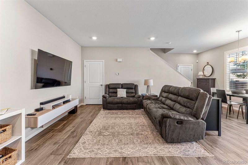 6129 Dayton St, Denver, CO 80238