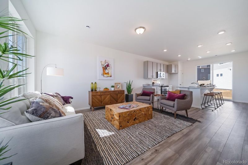 46517 Sunflower Ln, Bennett, CO 80102