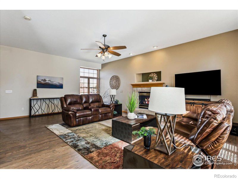 1012 N 4th St, Johnstown, CO 80534