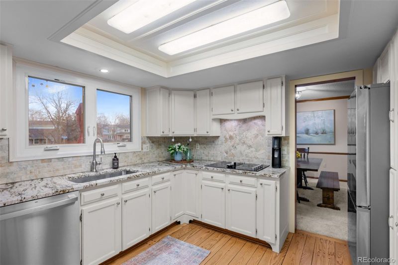 2090 S Gray Dr, Lakewood, CO 80227