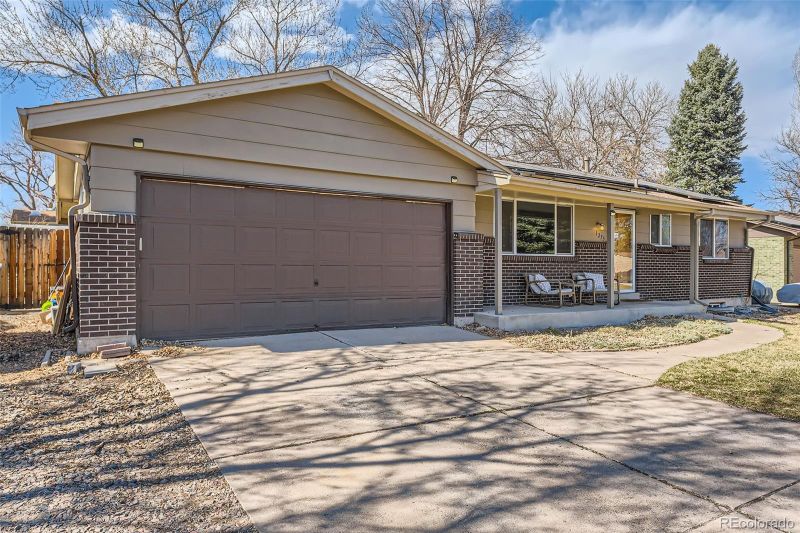 1255 S Hoyt St, Lakewood, CO 80232