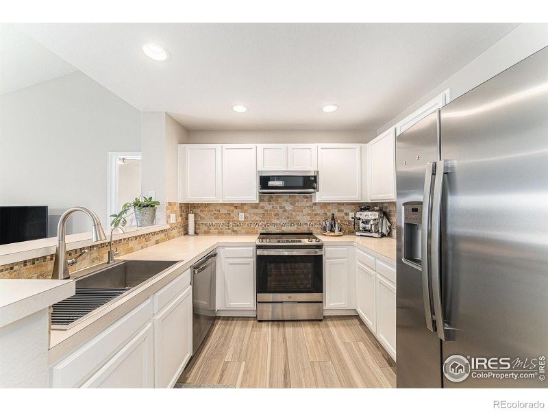 5225 White Willow Dr #J220, Fort Collins, CO 80528