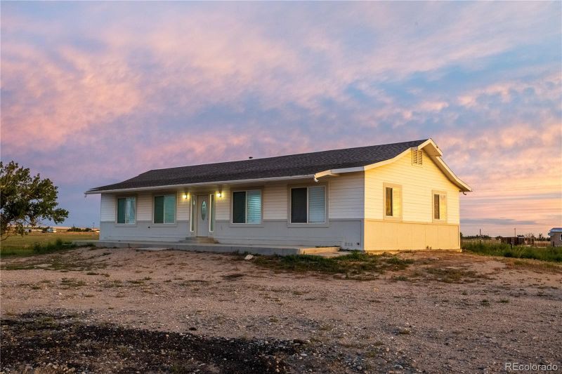 69101 E 72nd Ave, Byers, CO 80103