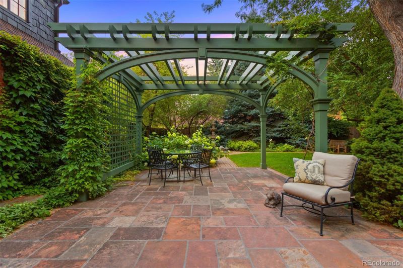 1960 Hudson St, Denver, CO 80220