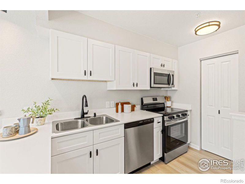 390 Owl Dr, Louisville, CO 80027